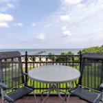 Balkon mit Gartenmöbeln