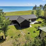 Modernes Haus mit Garten und Meerblick