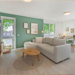 Wohnbereich mit Sofa, Couchtisch und TV. Essbereich mit Tisch und Stühlen. Grüne Wand und Fenster.