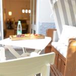 Westterrasse mit Strandkorb