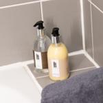 Hair-& Body Wash und Conditioner stellen wir euch in die Dusche