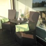 möblierter Balkon...