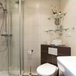 modernes Duschbad...