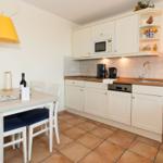 Küchenzeile mit Essplatz...