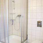 Dusche, WC im Bad (I)