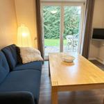 Ausblick ins Grüne - von der Couch in den Garten