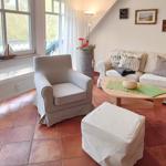 genießen Sie den Blick auf den Wald schon von der Couch aus