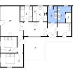 Wohnung mit drei Schlafzimmern, Küche und Bad. Plan zeigt Raumverteilung.