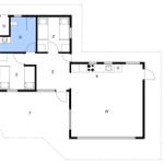 Wohnung mit Küche, Bad und drei Schlafzimmern. Großer Wohnbereich und separate Toilette.