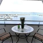 Mit Blick auf den Hafen