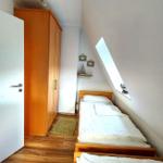 Schlafzimmer 2 mit zwei Einzelbetten