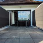 Privater Terrassenbereich mit Sichtschutz