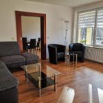 Wohnzimmer mit Esszimmer