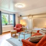 weitere Aufnahme des hellen Wohnbereichs