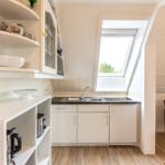 weitere Aufnahme des Küchenbereichs