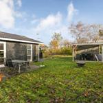 House with garden, terrace, and seating. Grill area and bicycles are available.