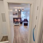 Flur mit Blick zum Wohnzimmer...