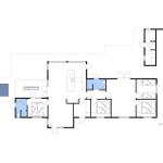 The apartment has three bedrooms, a kitchen, a bathroom, and a covered terrace.