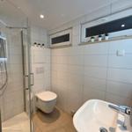 Genießen sie unsere nagelneuen Sanitäranlagen. Hier ist auch an einen kleinen Fön gedacht.