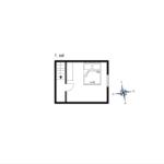 Erstes Schlafzimmer mit 180x200-Bett und Treppe zur nächsten Etage.