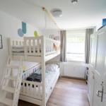 Kinderzimmer mit stabilem Etagenbett