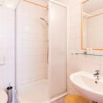 Komfortables Badezimmer für entspannende Momente.