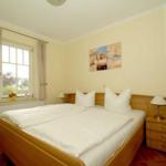 Schlafzimmer mit Doppelbett
