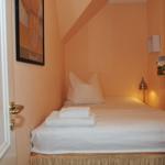 Kleines Zimmer mit Einzelbett