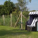 Strandkorb auf dem Grundstück