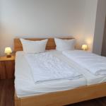 Doppelbett im Schlafzimmer