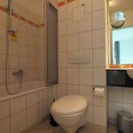 Badezimmer mit Badewanne