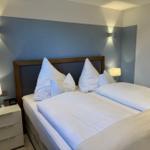 Bettwäsche stellen wir Ihnen kostenfrei zur Verfügung. Die Betten sind bei Ihrer Anreise bereits bezogen.