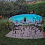 Sitzmöglichkeiten am Pool