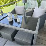 Loggia - nachmittags und abends Sonne.