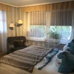 Schlafzimmer mit Ausblick und Austritt