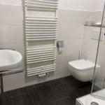 neues modernes Badezimmer