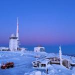 Derzeit auf dem Brocken.
Mutige gehen über Torfhaus zu Fuß  vom Torfhaus über den Goethe-Bahnhof - Vorsichtige fahren mit der Brockenbahn