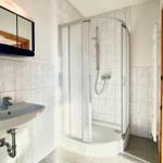 Badezimmer Blick auf Dusche