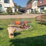 Blick zum Hof vom Lagerfeuer