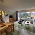 Wohn-/Essbereich mit offener Küche