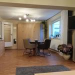 Schrankbett im Wohnzimmer - geschlossen