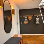 Der großzügige Flur mit Zugang zum Bad, Schlafzimmer und Wohnbereich