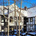 idyllisch gelegen im Hinterhaus an der beliebten Bummelallee -  
und doch ungestört schlafen können