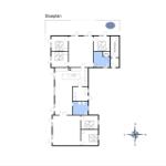 Stueplan zeigt die Räumlichkeiten und Anordnung des Hauses mit Sauna und Schlafzimmern.