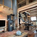 Blick vom Wohnzimmerbereich auf die Galerie