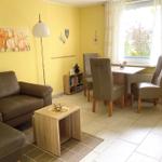 Wohnzimmer mit Gartenblick