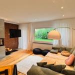 Wohnzimmer mit Kamin...