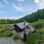 Sunny balcony with wonderful midday sun and a view of the greenery – a place to breathe deeply and enjoy birdsong.