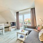 Wohn-/Esszimmer mit Balkon