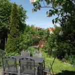 Eine der 3 Sitzgruppen im Garten